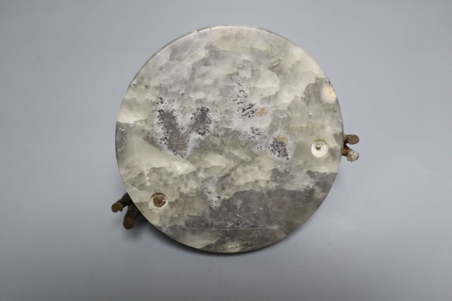 An onyx and cold painted bronze of two Scottie dogs ashtray, diameter 12.5cm